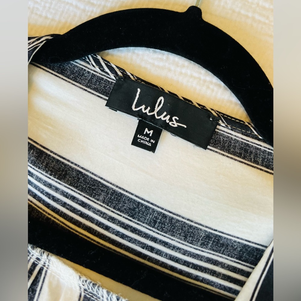 Lulu’s button stripped blouse - Picture 2 of 4